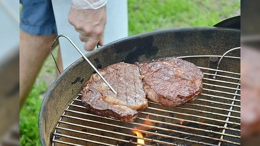 Ресторан в Екатеринбурге избавляется от продукции "Мираторг" после скандала