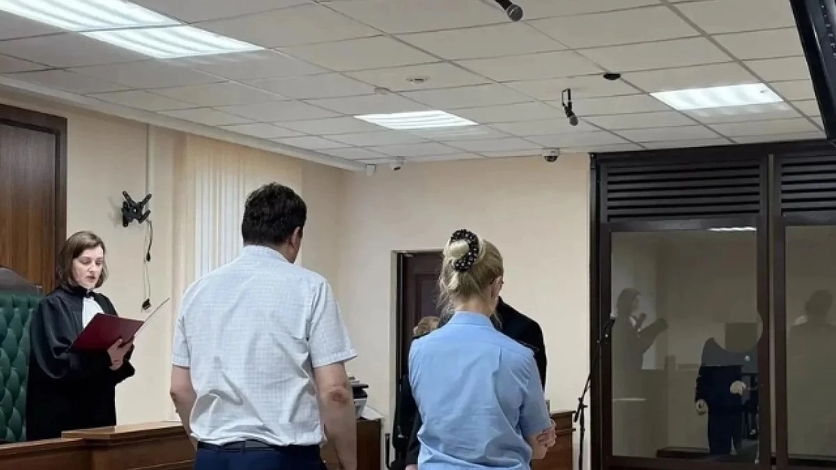 Двух 15-летних подростков арестовали за убийство школьницы в Свердловской области