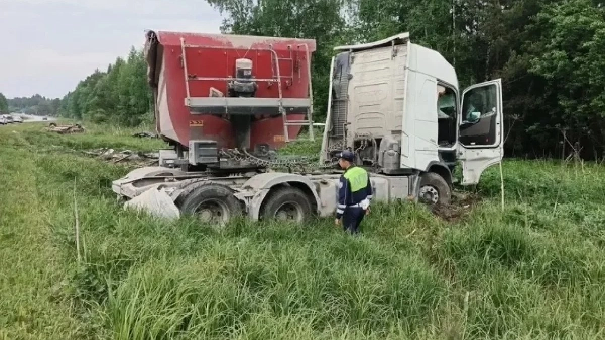 За сутки на Среднем Урале произошло 50 аварий — погибли пять человек