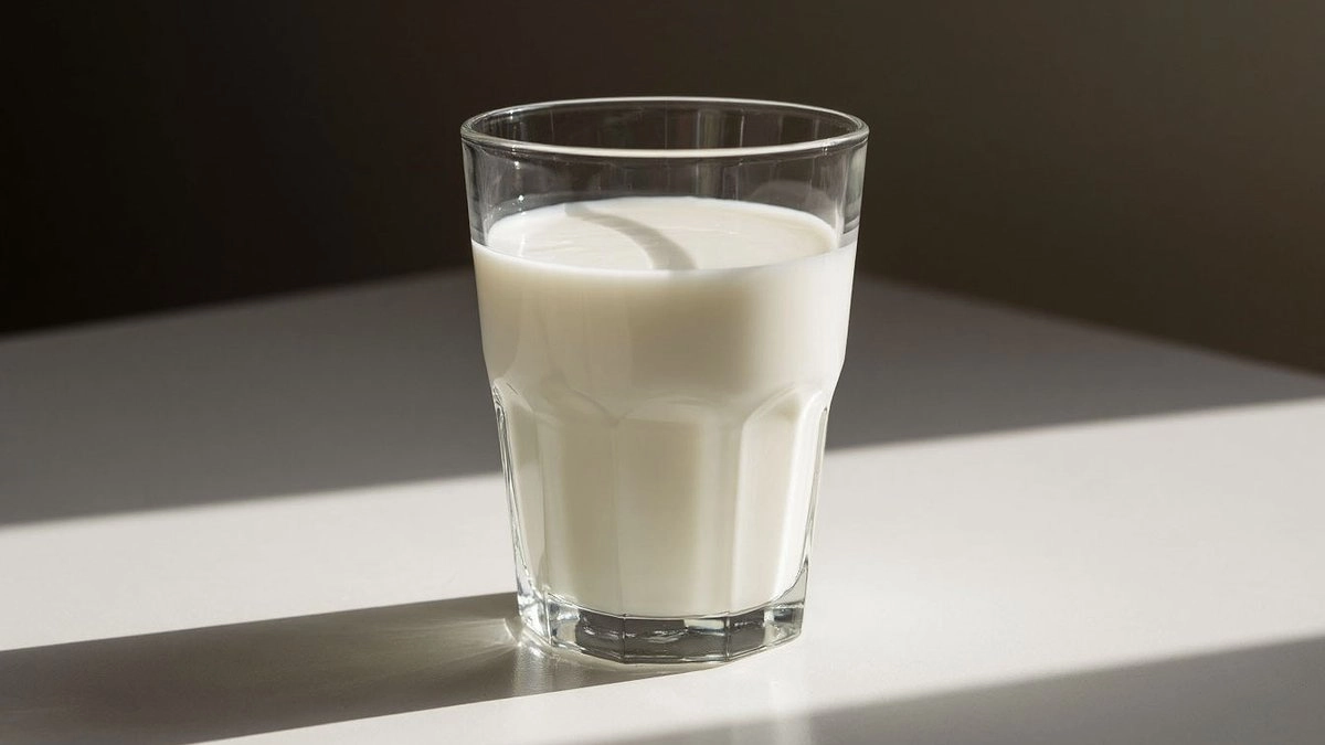 Главная картинка новости: Почему я перестал поить молоком своих детей и вам не советую