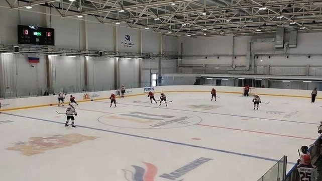 Главная картинка новости: Пионеры 40+ покоряют лёд: новый каток построят в Екатеринбурге благодаря победе и гранту