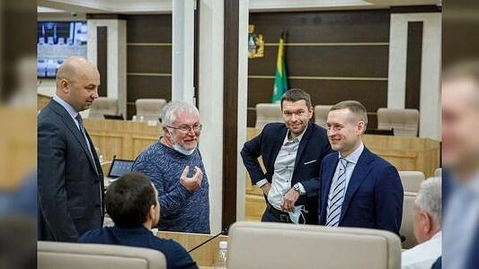 Депутатам Екатеринбурга разрешили состоять сразу в нескольких группах