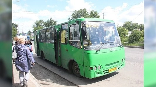 Главная картинка новости: В Екатеринбурге в день приезда Путина в двух районах перестали ходить маршрутки