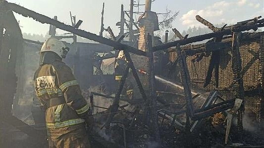 Под Екатеринбургом полностью сгорели 13 садовых домов