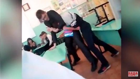 Восьмиклассник из Екатеринбурга, которого побил учитель, взял вину на себя