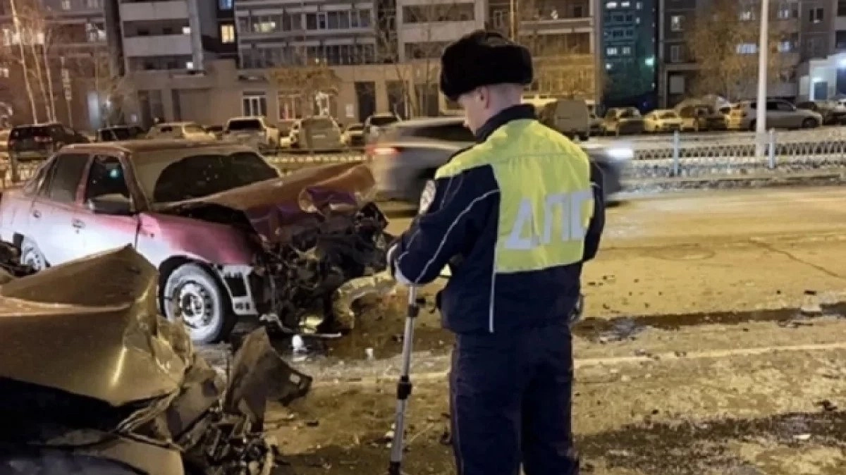 В Екатеринбурге иномарка вылетела на встречку: пострадали три человека