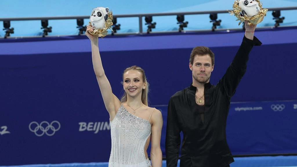 Олимпийские чемпионы подарят незабываемое шоу екатеринбуржцам на открытии катка на площади 1905 года