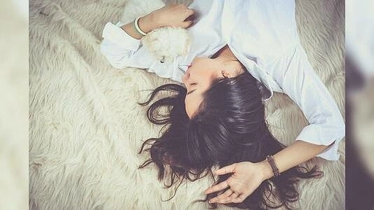 Главная картинка новости: Ученые выяснили, кому опасно спать днем