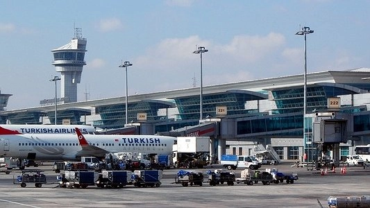 Турцию снова закрыли: Минтранс РФ запретил авиасообщение с этой страной из-за военных действий