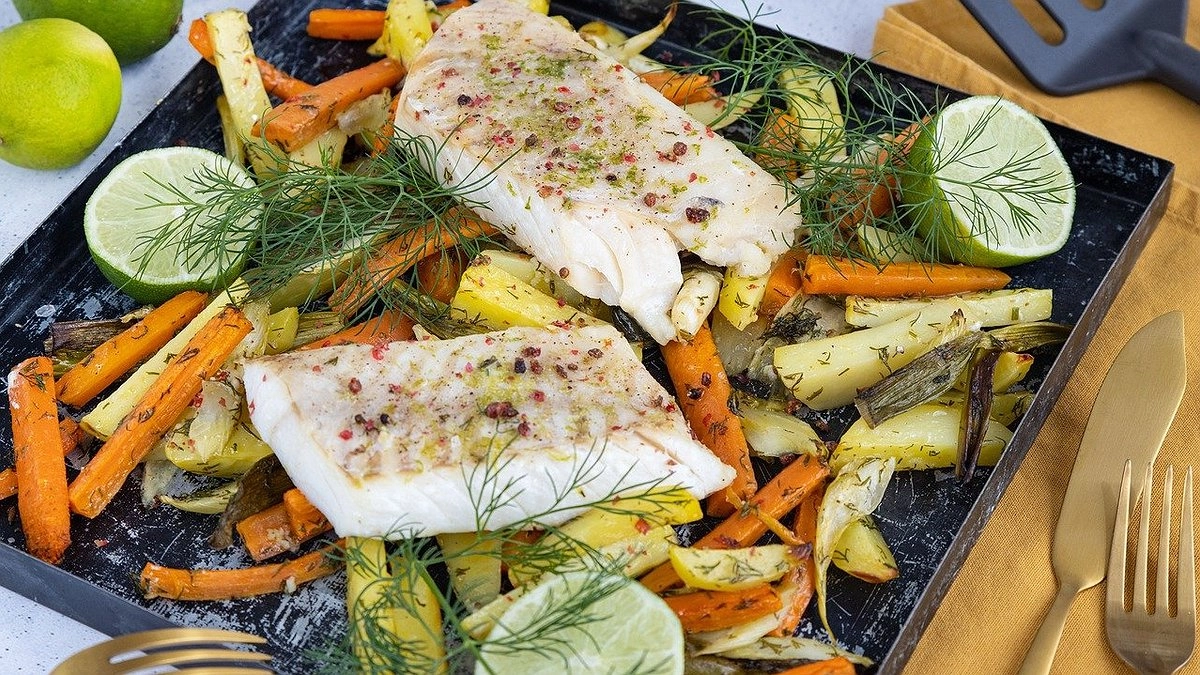 Главная картинка новости: Эта рыба просто набита паразитами: мы ее подаем на стол и кормим детей. В ней нашли 10-метровых червей