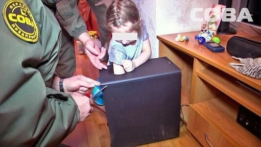 Главная картинка новости: В Екатеринбурге девочку застряла рукой в колонке - 16 января 2015 года