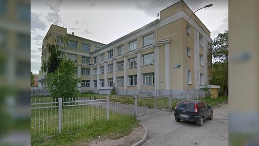 В школе Екатеринбурга ребенок вышел из окна на перемене