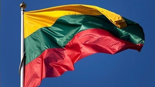 Россиянина не пускают в Литву из-за того, что он родился в Крыму - август 2015 - мультимедиа