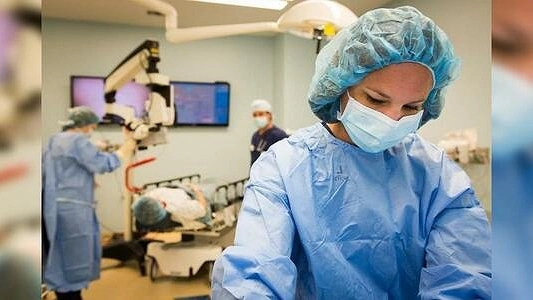 Главная картинка новости: Уральские врачи из "красной зоны" анонимно пожаловались депутату гордумы на перегрузки