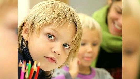 56 детей и 4 учителя эвакуировали в Екатеринбурге из-за короткого замыкания в школе