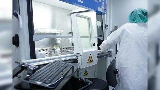 Главная картинка новости: "Проверяют соседей и пассажиров самолета": глава Роспотребнадзора – о действиях после первого случая заражения в Екатеринбурге