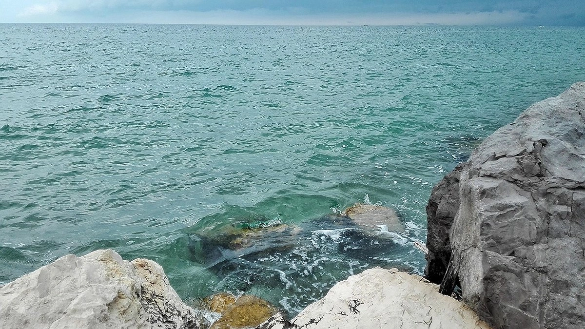 Вода как на Мальдивах, а цены гораздо дешевле, чем в Сочи: в моду снова вошел старый добрый курорт