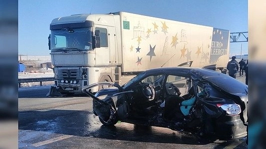 На трассе Пермь – Екатеринбург в аварии погибла беременная женщина