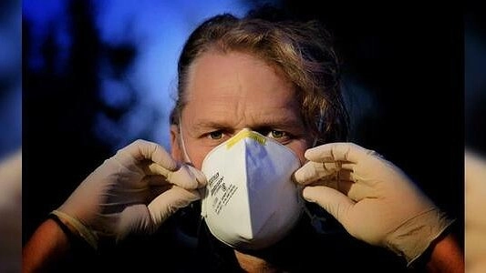 Главная картинка новости: Ученые предложили лечить коронавирус слабыми дозами радиации