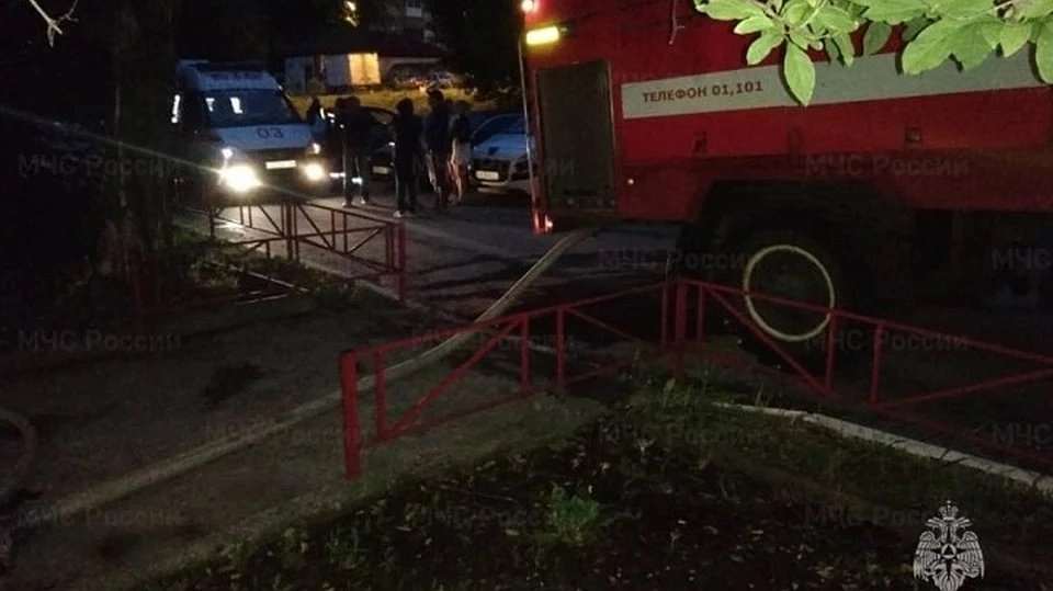 Пожар в пятиэтажке Каменска-Уральского ликвидирован за 45 минут