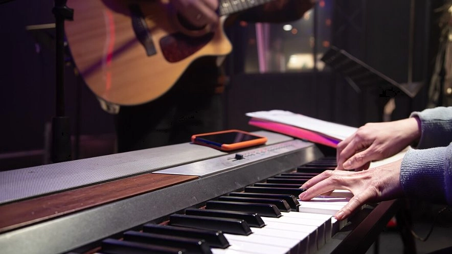 Афиша Екатеринбурга на конец апреля: концерты, форумы, выставки и спорт