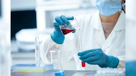 Среди заболевших омикрон-штаммом россиян 68% были привиты от коронавируса