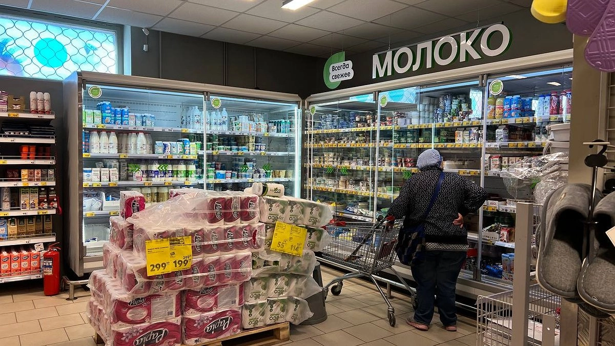 Работник молочной фермы рассказал шокирующую правду о магазинном молоке: почему он сам не пьет то, что производит