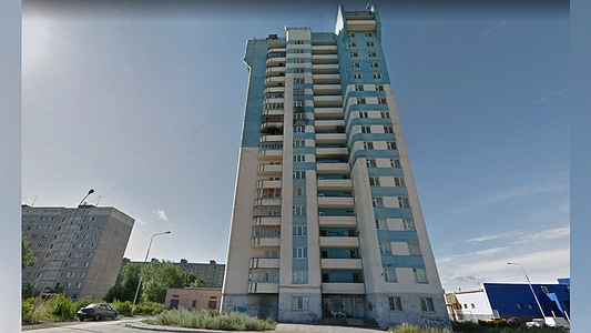 Главная картинка новости: Журналист из Екатеринбурга обнаружил в своей машине разбитое стекло и "сторонника сквера"