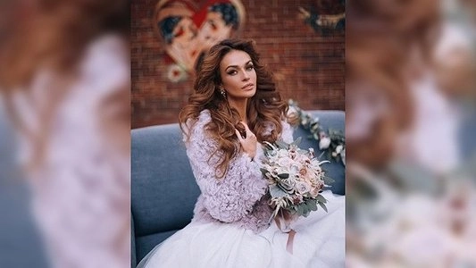Алена Водонаева показала фото в свадебном платье