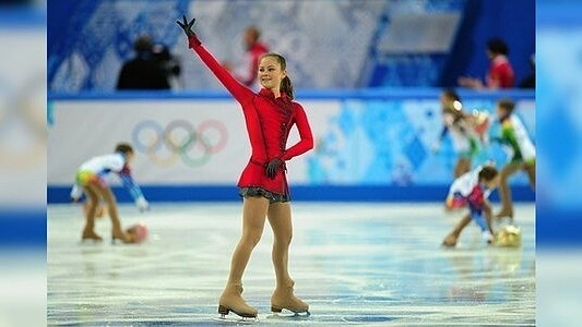 Главная картинка новости: Знаменитые уральцы Юлия Липницкая и Максим Ковтун вошли в список кандидатов состава сборной России - июнь 2015 года