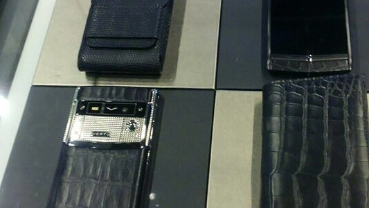 Главная картинка новости: Самые дорогие подарки к Новому городу в Екатеринбурге: телефоны, сервизы, сумки, одежда, мужские ремни