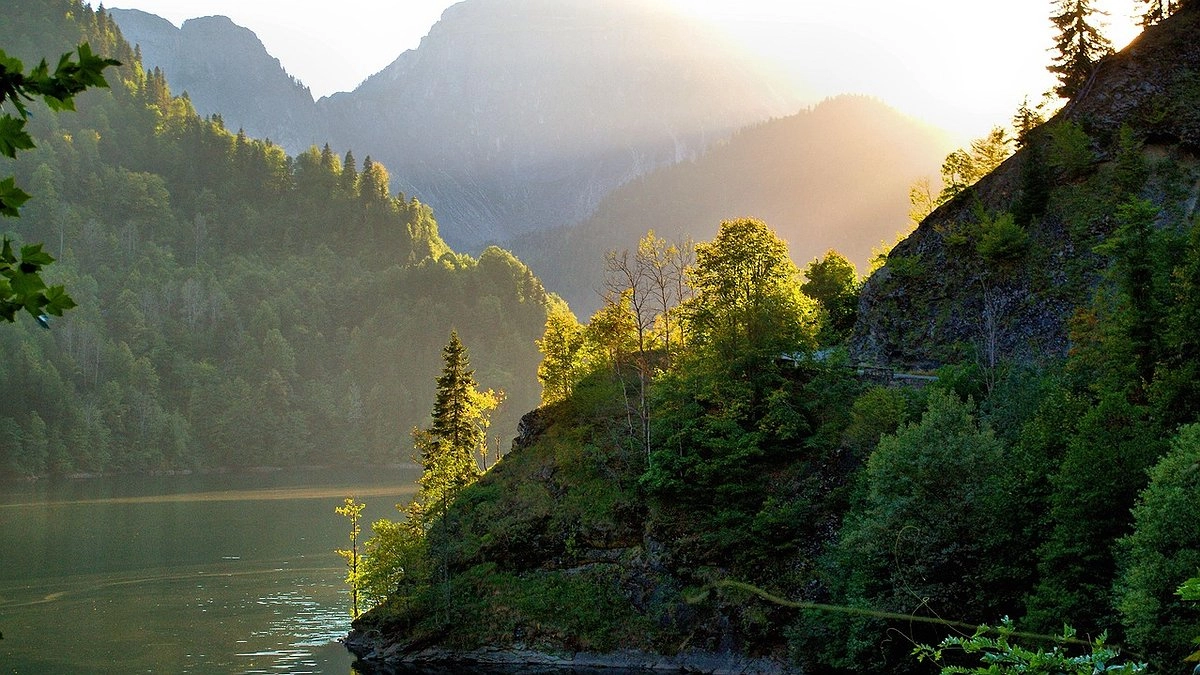 "Слезы на глазах от вони": Абхазия преподнесло неприятный сюрприз туристам