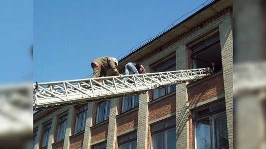 Полиция задержала лже-минера школы № 83 в Екатеринбурге - 22 апреля 2015 года