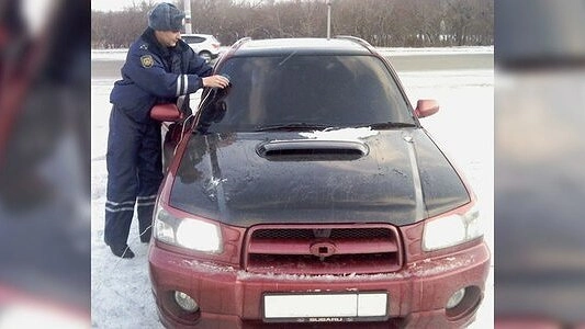 Главная картинка новости: ГИБДД проверяет тонировку на автомобилях в Свердовской области - с 22 января 2015 года