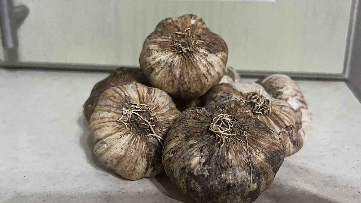 Так делали наши бабушки: положите чеснок под подушку и уже утром увидите эффект