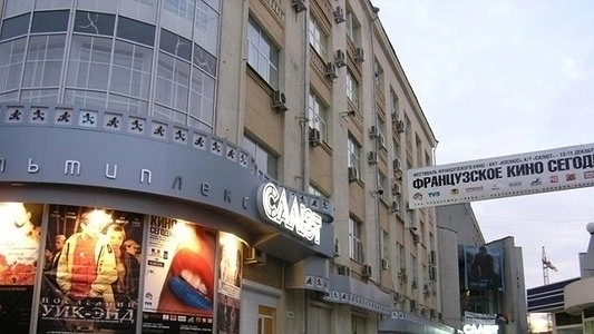 На крыше кинотеатра «Салют» сделают террасу