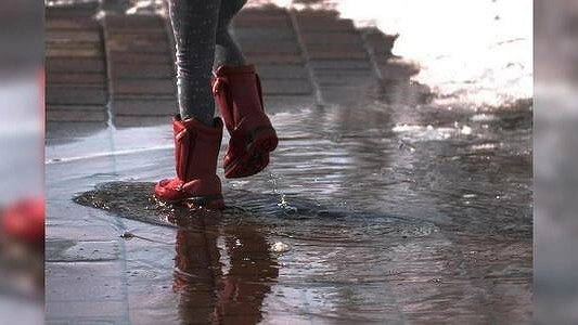 Главная картинка новости: На Сибирском тракте в Екатеринбурге починили аварию на сетях "Водоканала"