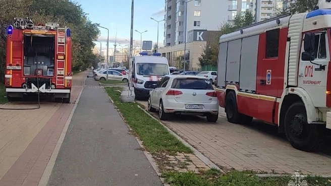 Трое детей пострадали при пожаре в екатеринбургском доме на Коминтерна