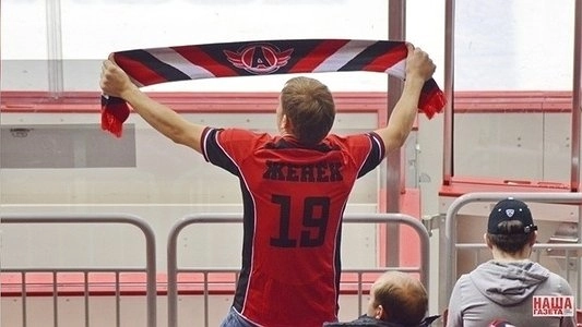 Главная картинка новости: Защитника «Автомобилиста» Сергея Гусева дисквалифицировали на полгода за допинг - 26 августа 2015 года