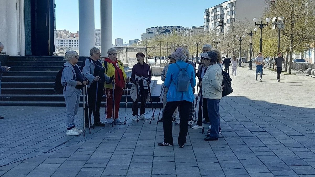 Пенсионерам после 65 лет: какие доплаты и льготы положены по закону