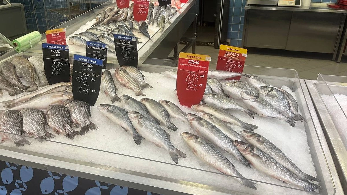 Эта рыба кишит 10-метровыми червями: а мы ее едим сами и даем детям