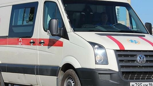 На Эльмаше скорая помощь сбила пешехода, когда везла беременную пациентку