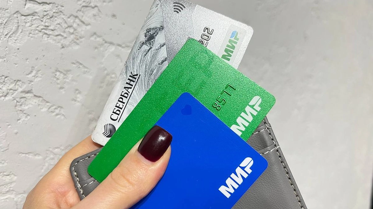 С апреля изменится работа карт «Мир» в Сбербанке: что нового в оплате и безопасности