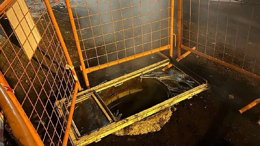 Семье ребенка, который провалился в колодец с кипятком в Екатеринбурге, заплатят 400 тысяч рублей