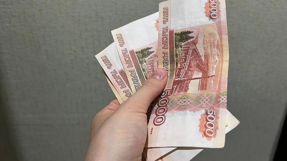10 тысяч к 9 Мая: кто получит и когда придут деньги
