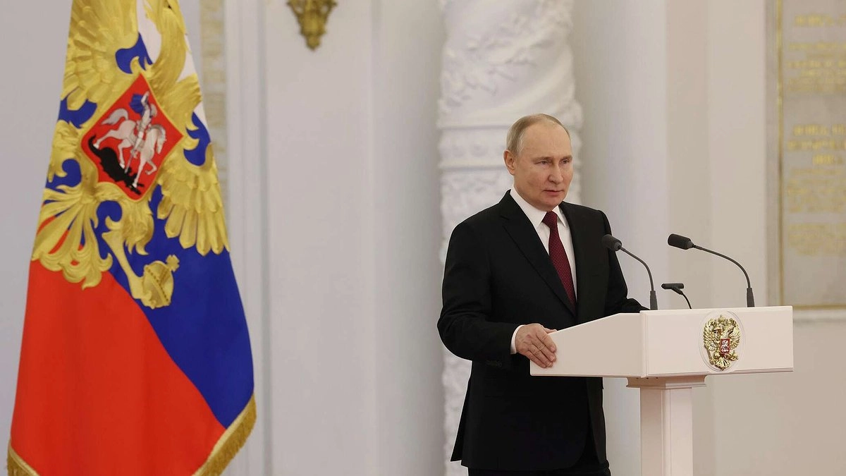 Путин наградил свердловчан: кто получил медали за семью, науку и храбрость