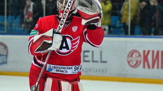 Главная картинка новости: Якуб Коварж остается в «Автомобилисте» еще на два года: вратарь принял предложение клуба 8 мая 2015 года