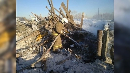 Незаконную свалку на Химмаше пытаются потушить четвертый день
