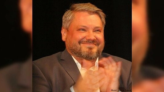 Конфликт в самолете: в Шереметьево из-за скандала сняли с самолета Антона Бакова - 3 марта 2015 года