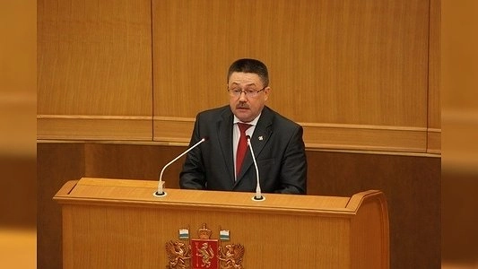 Свердловский детский омбудсмен Игорь Мороков предложил выдавать сиротам стипендии